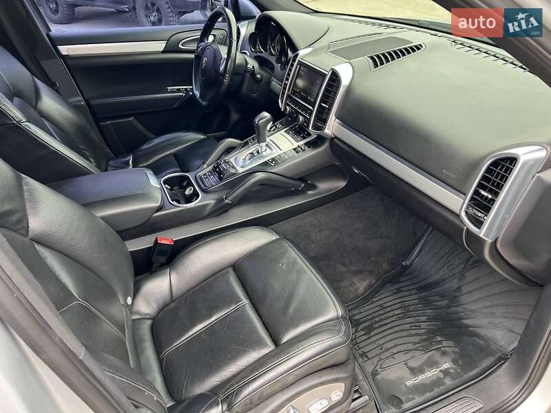 Внедорожник / Кроссовер Porsche Cayenne 2010 в Днепре