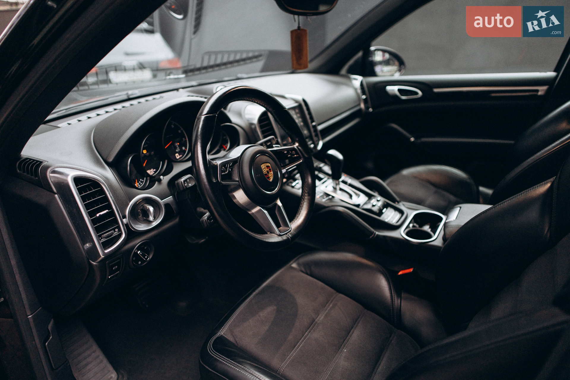 2016 Porsche Cayenne - мініатюра 17