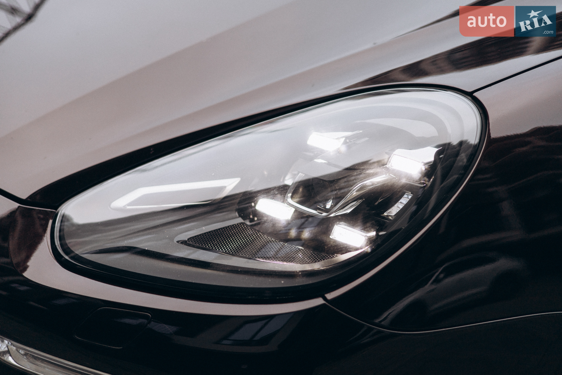 2016 Porsche Cayenne - мініатюра 43