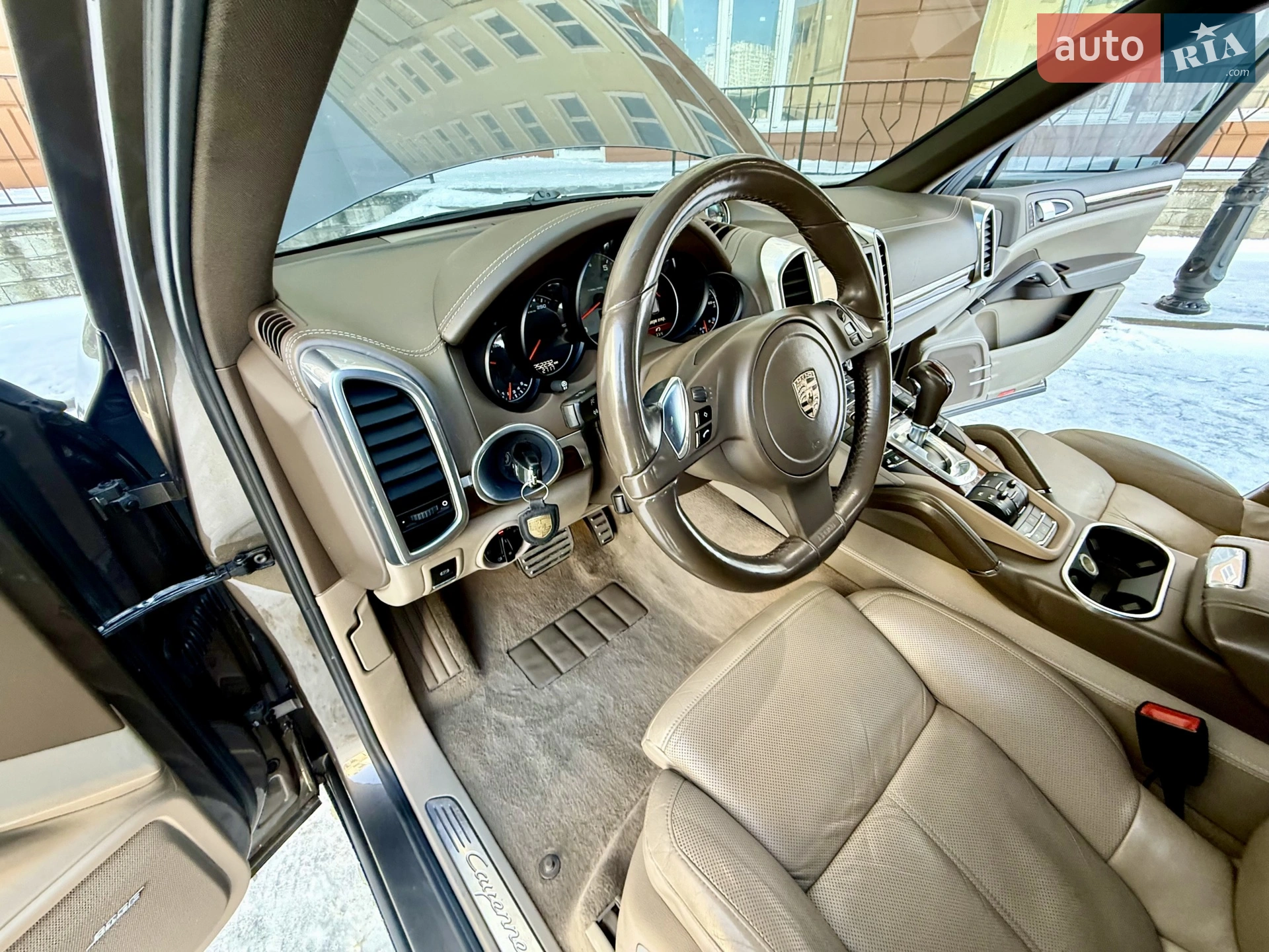 2011 Porsche Cayenne - мініатюра 89