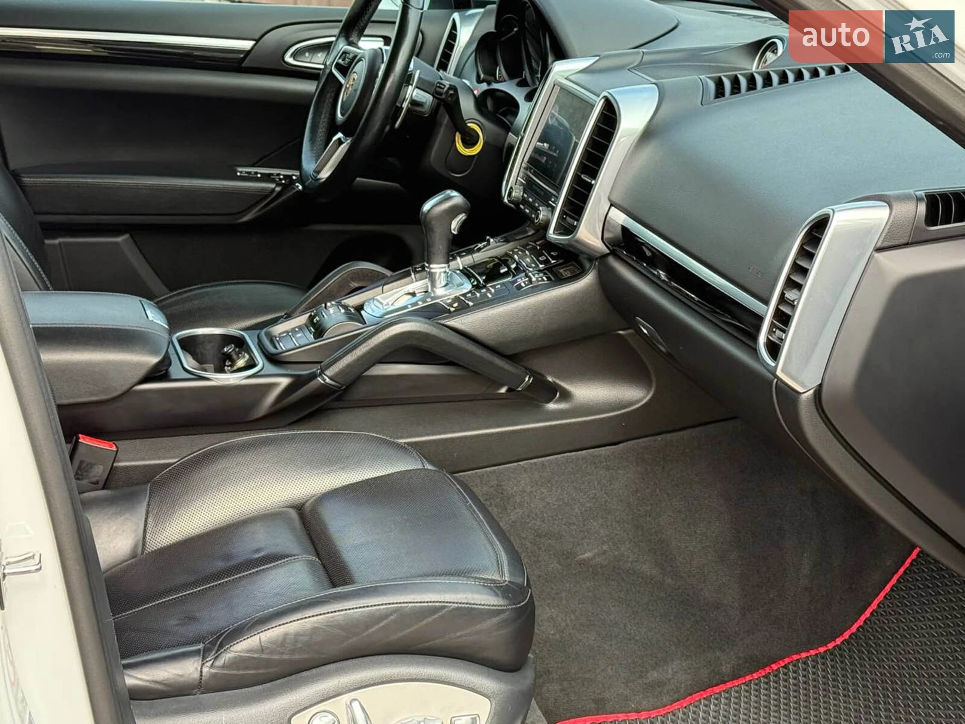 2017 Porsche Cayenne - мініатюра 26