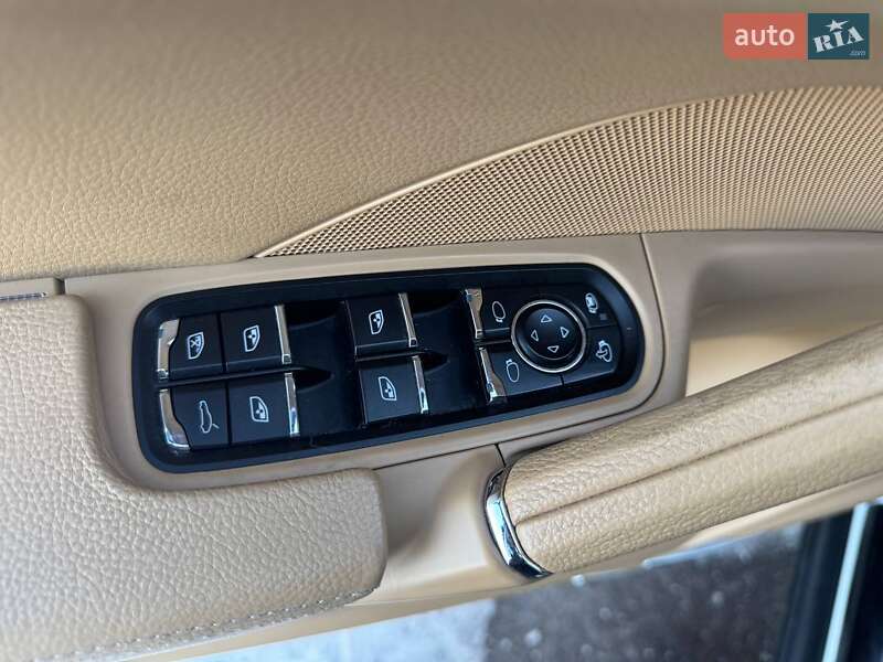 Внедорожник / Кроссовер Porsche Cayenne 2015 в Киеве фото 23 Внедорожник / Кроссовер Porsche Cayenne 2015 в Киеве