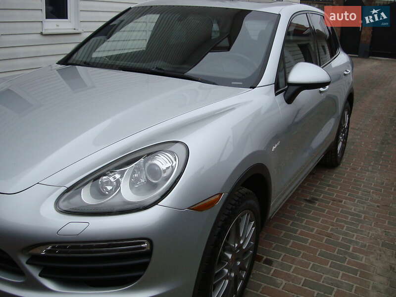Внедорожник / Кроссовер Porsche Cayenne 2014 в Ровно