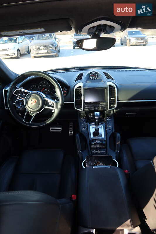 Внедорожник / Кроссовер Porsche Cayenne 2015 в Киеве