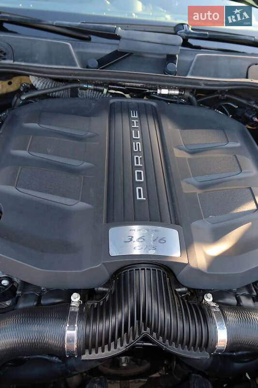 Внедорожник / Кроссовер Porsche Cayenne 2015 в Киеве