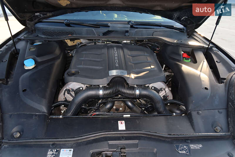 Внедорожник / Кроссовер Porsche Cayenne 2015 в Киеве