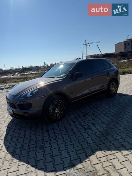 Позашляховик / Кросовер Porsche Cayenne 2012 в Луцьку