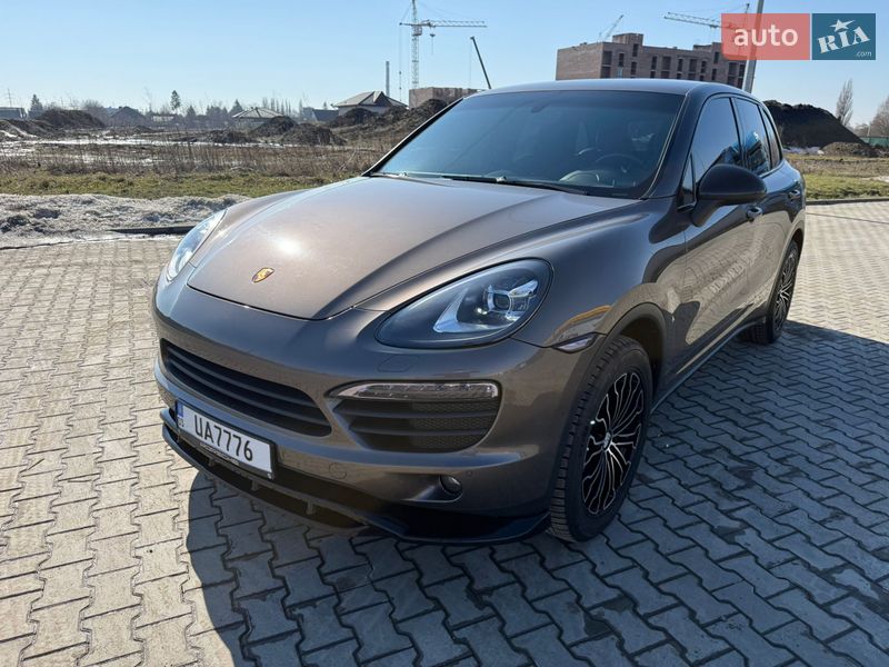 Позашляховик / Кросовер Porsche Cayenne 2012 в Луцьку
