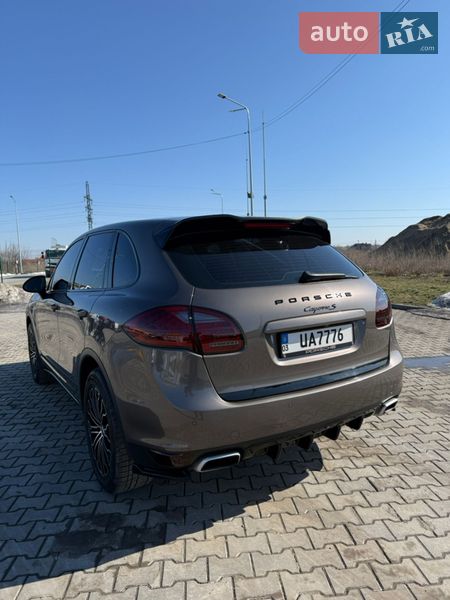 Позашляховик / Кросовер Porsche Cayenne 2012 в Луцьку