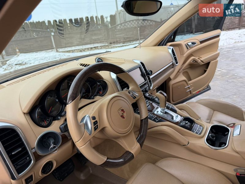 Внедорожник / Кроссовер Porsche Cayenne 2013 в Тернополе