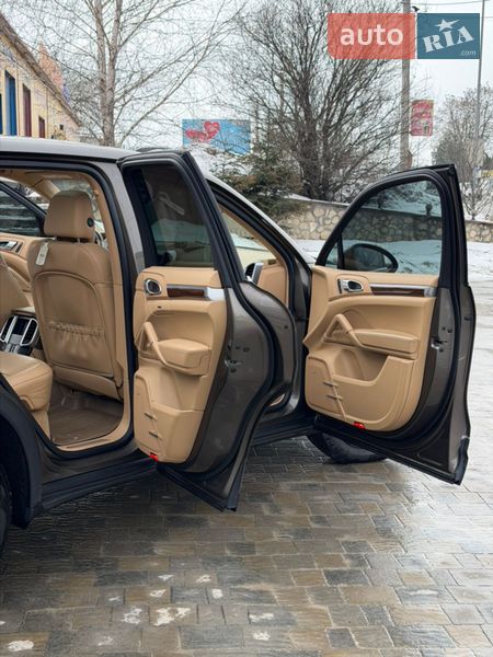 Внедорожник / Кроссовер Porsche Cayenne 2013 в Тернополе