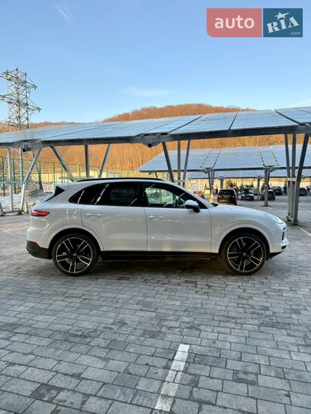 Внедорожник / Кроссовер Porsche Cayenne 2021 в Львове