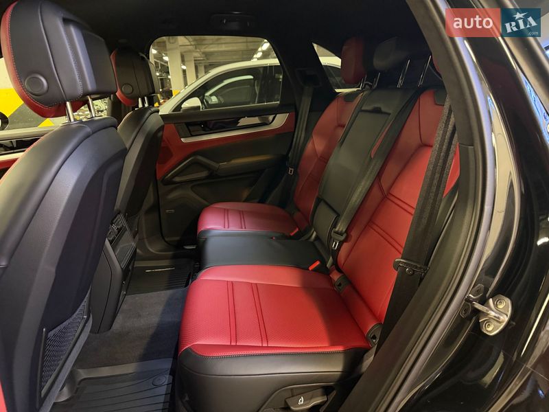 Внедорожник / Кроссовер Porsche Cayenne 2023 в Киеве