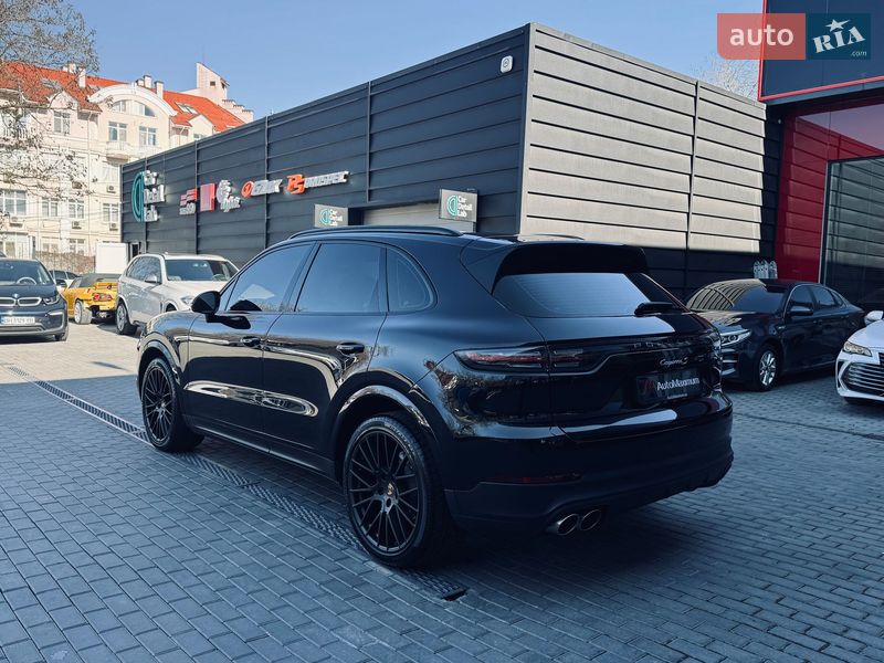 Позашляховик / Кросовер Porsche Cayenne 2017 в Одесі