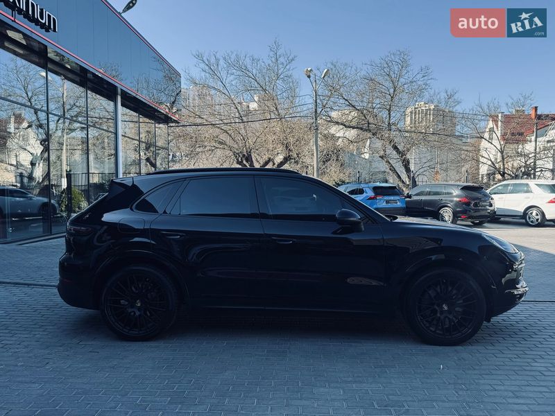 Позашляховик / Кросовер Porsche Cayenne 2017 в Одесі
