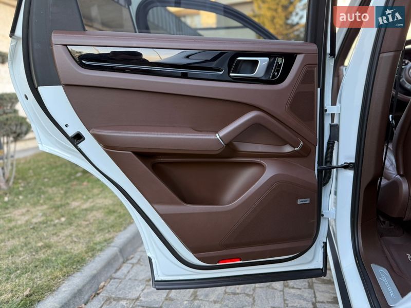 Внедорожник / Кроссовер Porsche Cayenne 2018 в Львове