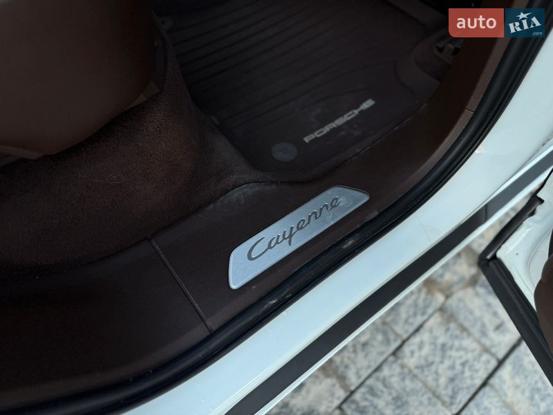 Внедорожник / Кроссовер Porsche Cayenne 2018 в Львове