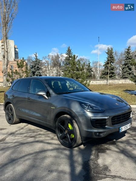 Позашляховик / Кросовер Porsche Cayenne 2015 в Кременчуці