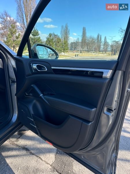 Позашляховик / Кросовер Porsche Cayenne 2015 в Кременчуці