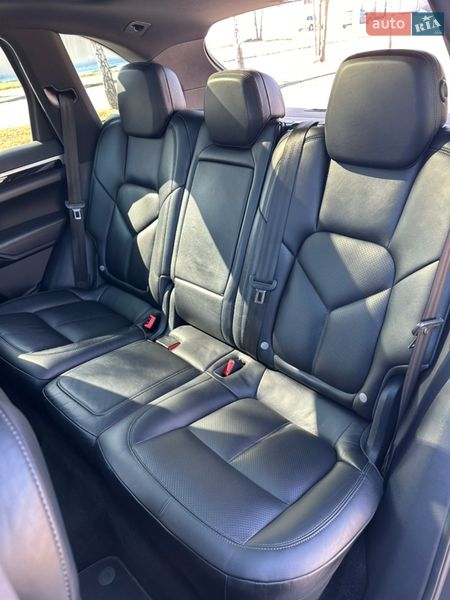 Позашляховик / Кросовер Porsche Cayenne 2015 в Кременчуці