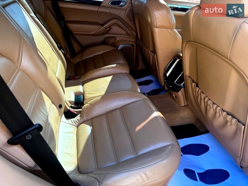 Внедорожник / Кроссовер Porsche Cayenne 2010 в Хмельницком