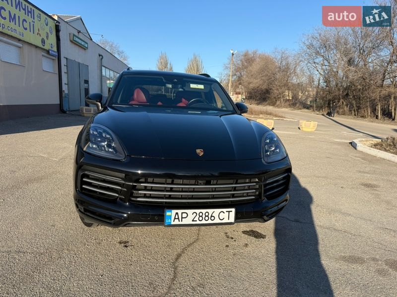 Внедорожник / Кроссовер Porsche Cayenne 2019 в Запорожье
