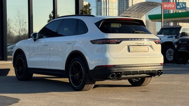 Внедорожник / Кроссовер Porsche Cayenne 2018 в Киеве
