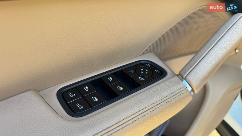 Внедорожник / Кроссовер Porsche Cayenne 2018 в Киеве