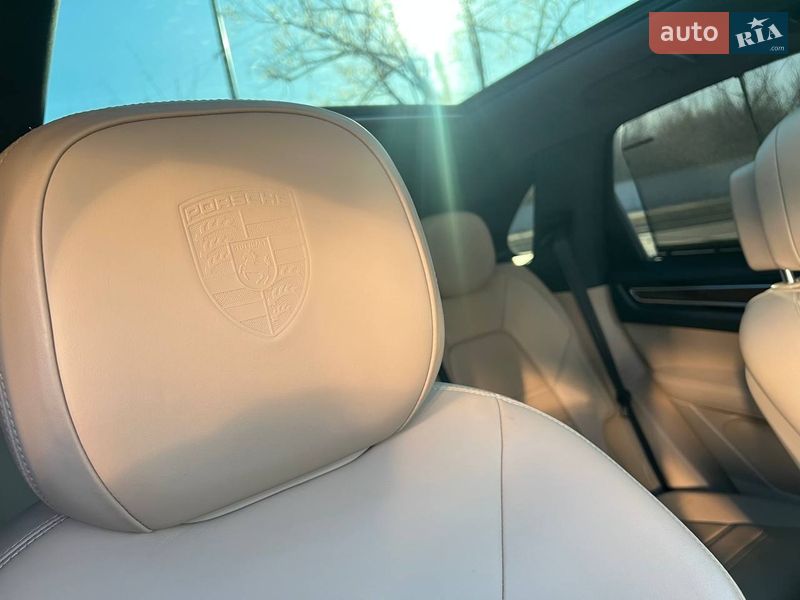 Позашляховик / Кросовер Porsche Cayenne 2019 в Києві