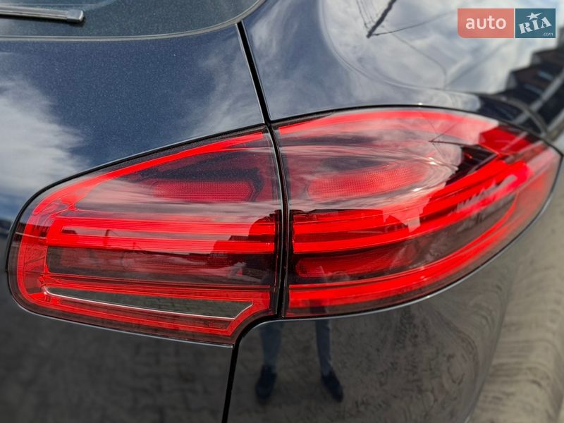 Внедорожник / Кроссовер Porsche Cayenne 2016 в Тернополе