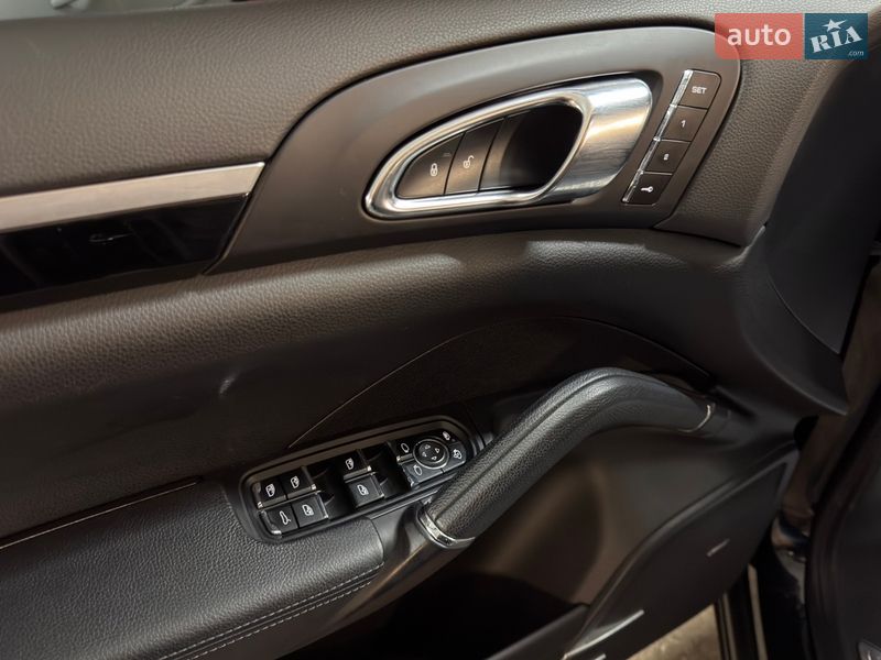 Внедорожник / Кроссовер Porsche Cayenne 2016 в Тернополе