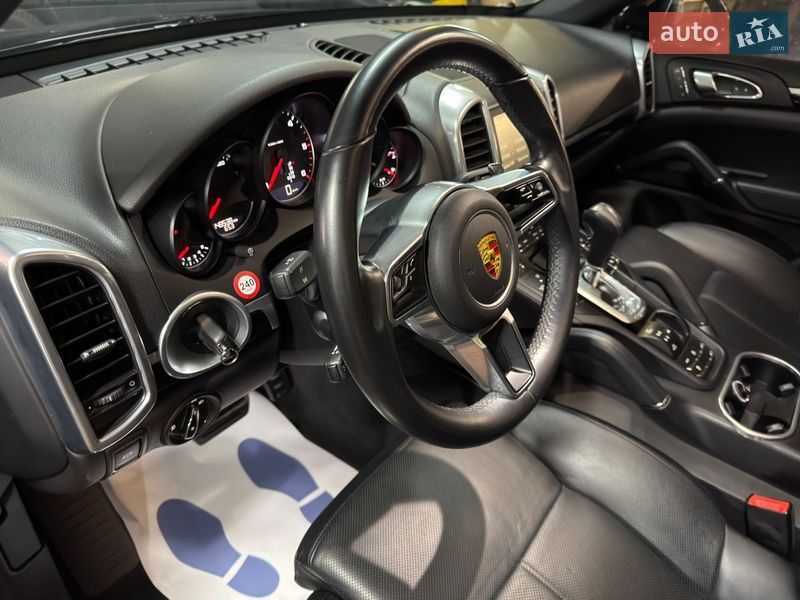 Внедорожник / Кроссовер Porsche Cayenne 2016 в Тернополе