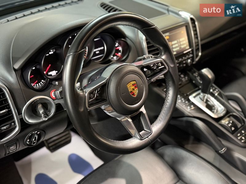 Внедорожник / Кроссовер Porsche Cayenne 2016 в Тернополе