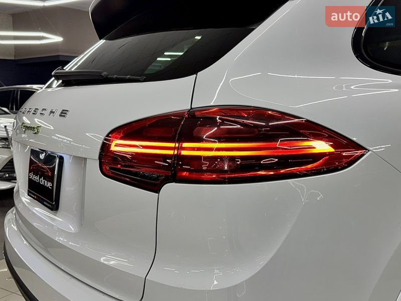 Внедорожник / Кроссовер Porsche Cayenne 2016 в Николаеве