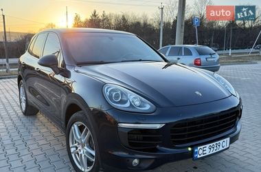 Позашляховик / Кросовер Porsche Cayenne 2015 в Чернівцях