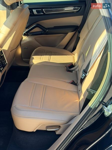 Внедорожник / Кроссовер Porsche Cayenne 2018 в Киеве