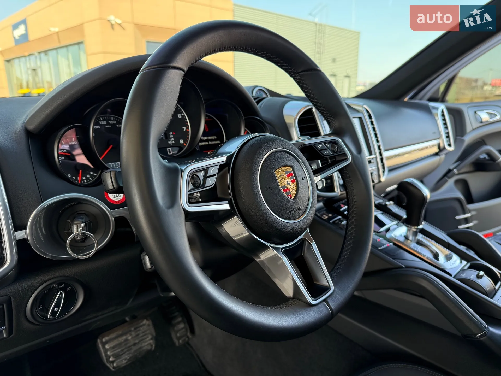 2016 Porsche Cayenne - мініатюра 25