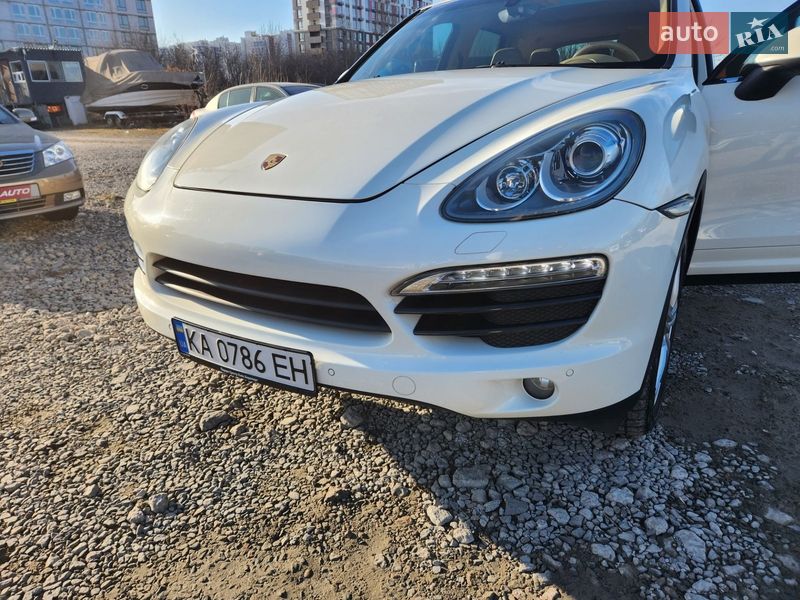 Внедорожник / Кроссовер Porsche Cayenne 2012 в Киеве