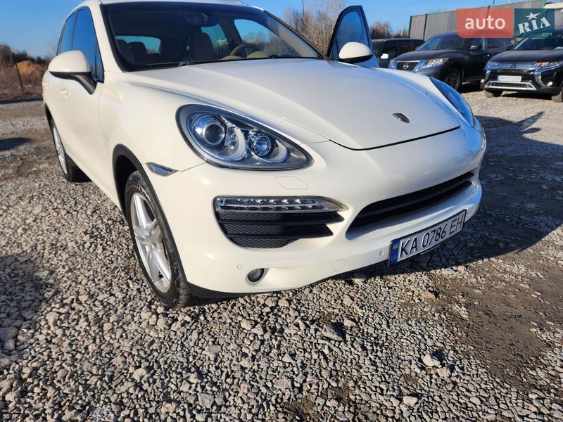 Внедорожник / Кроссовер Porsche Cayenne 2012 в Киеве