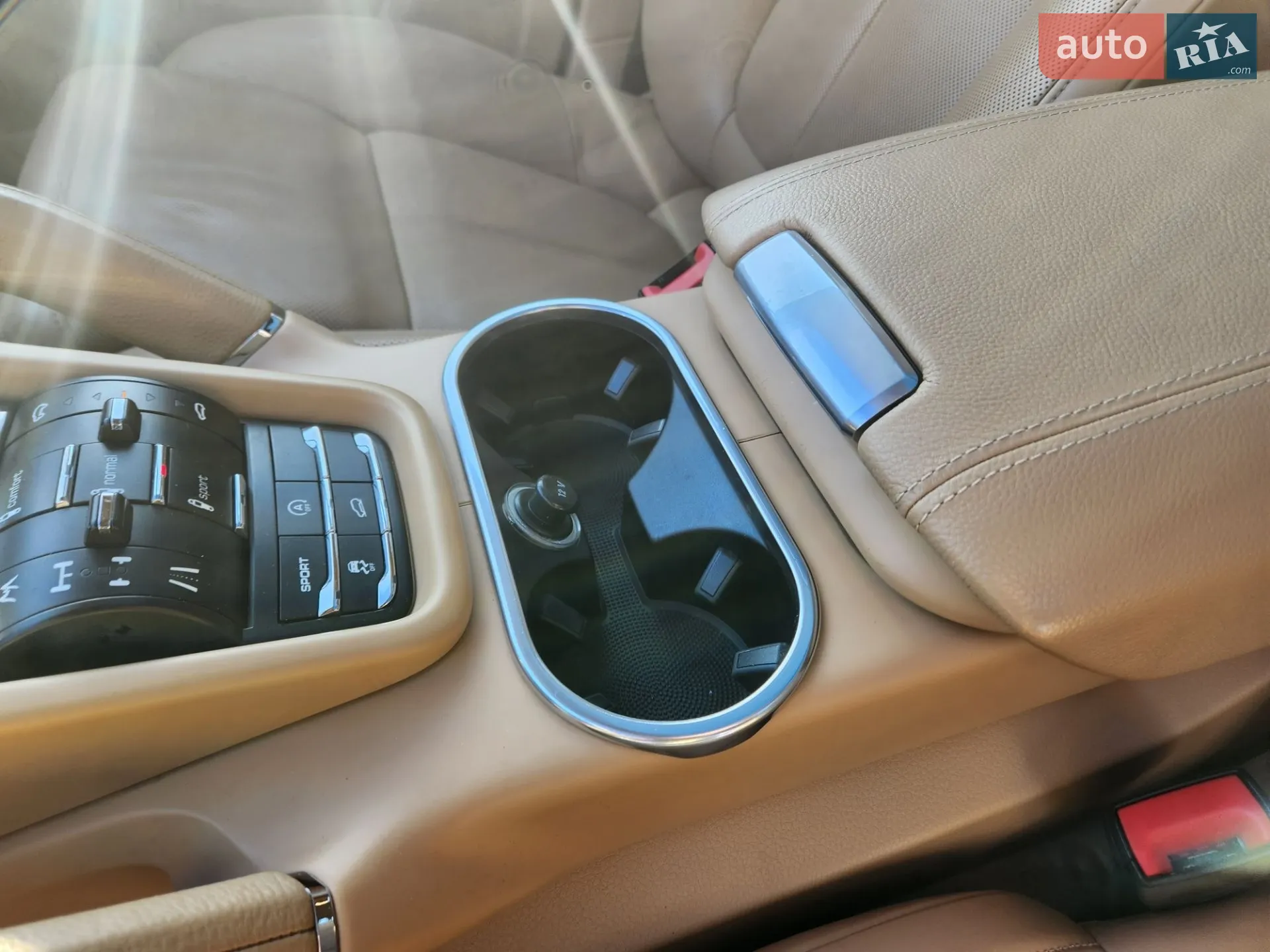 2012 Porsche Cayenne - мініатюра 24
