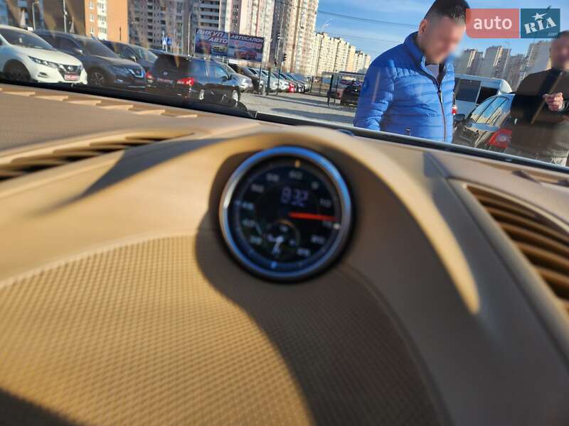 Внедорожник / Кроссовер Porsche Cayenne 2012 в Киеве
