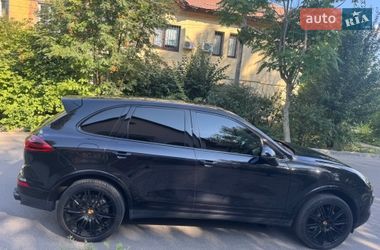 Внедорожник / Кроссовер Porsche Cayenne 2016 в Днепре