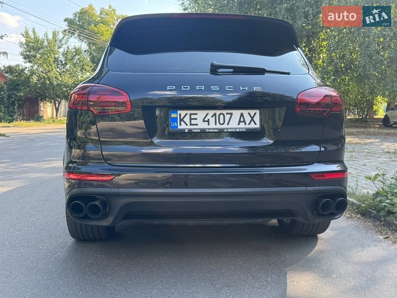 Внедорожник / Кроссовер Porsche Cayenne 2016 в Днепре