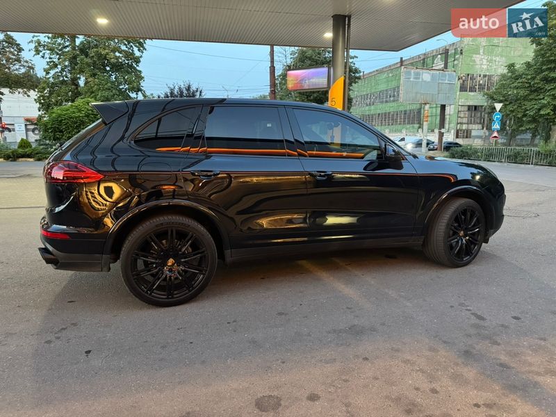Внедорожник / Кроссовер Porsche Cayenne 2016 в Днепре