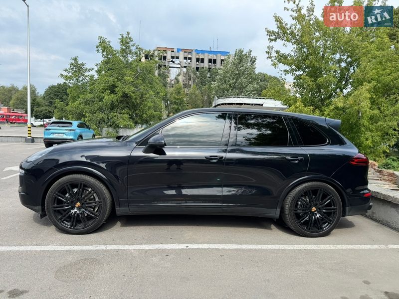 Внедорожник / Кроссовер Porsche Cayenne 2016 в Днепре