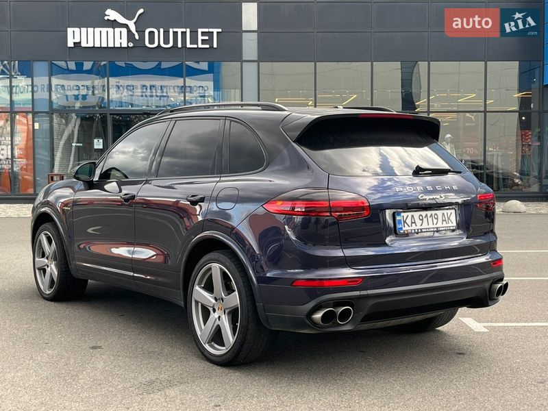 Позашляховик / Кросовер Porsche Cayenne 2016 в Києві