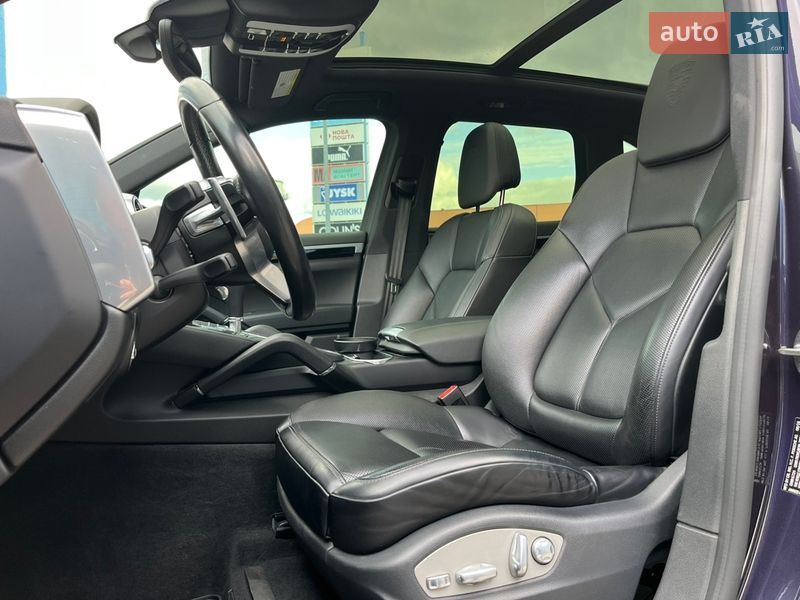 Позашляховик / Кросовер Porsche Cayenne 2016 в Києві