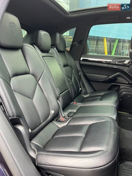 Позашляховик / Кросовер Porsche Cayenne 2016 в Києві