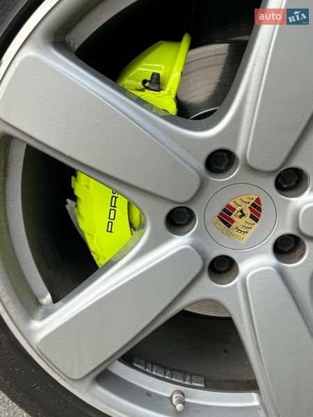 Позашляховик / Кросовер Porsche Cayenne 2016 в Києві