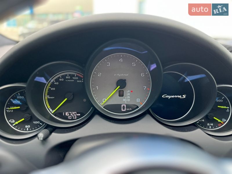 Позашляховик / Кросовер Porsche Cayenne 2016 в Києві